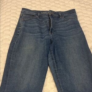 American Eagle Mom Jeans in great condition!